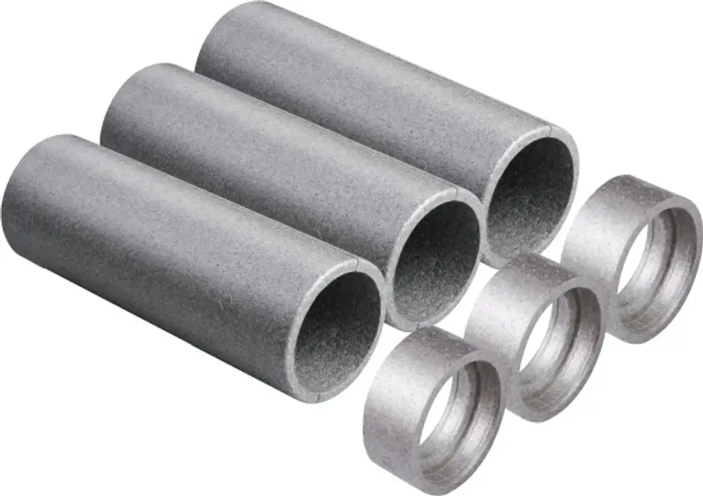 Graue Metallrohre in zylindrischer Form, zusammen mit kleineren Ringen, die als Zubehör für die Wohnungslüftung von Bosch dienen.